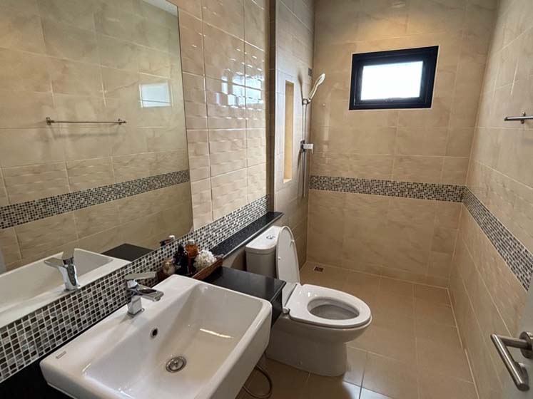 House with Shared Pool in Bangnatrad 